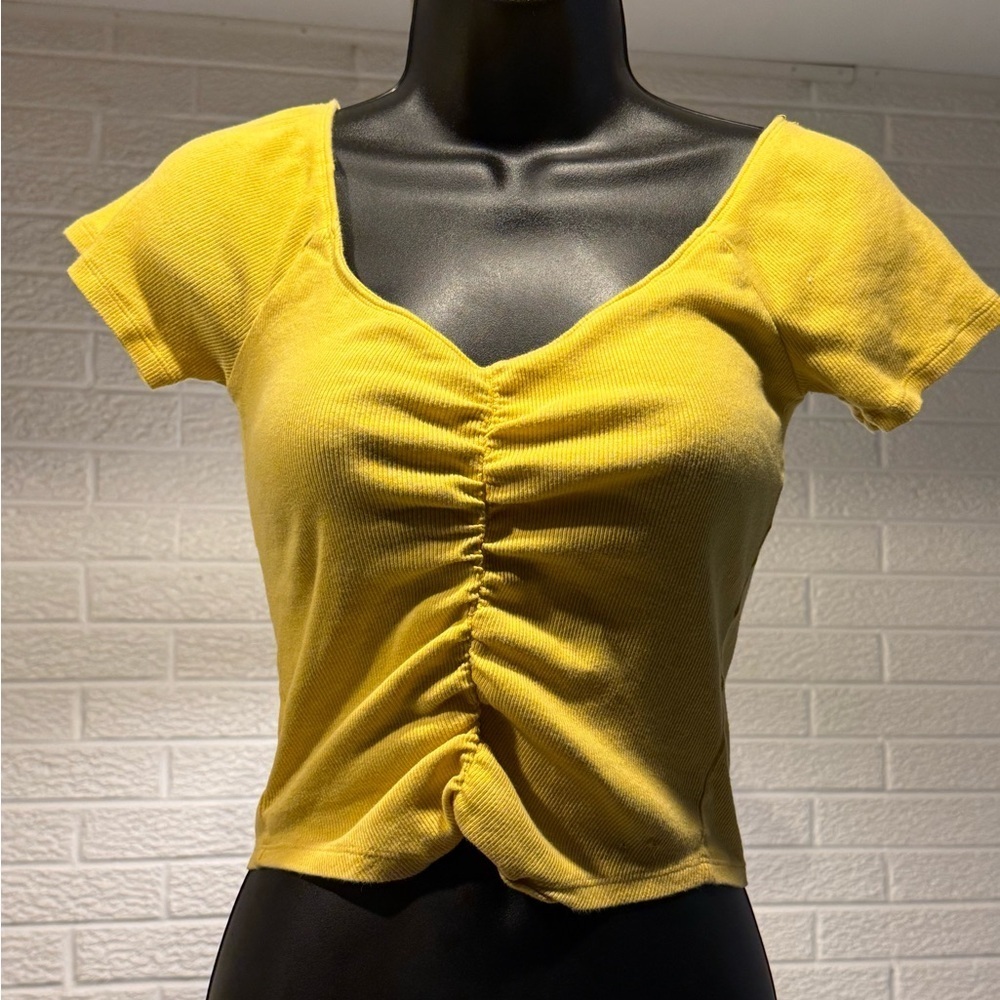 Hollister Yellow Ruched Short Sleeve Top‎